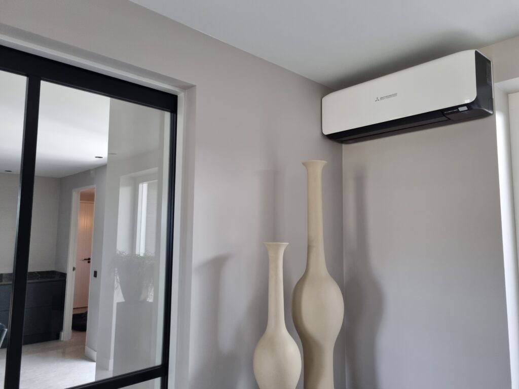 Airco Zwart.wit